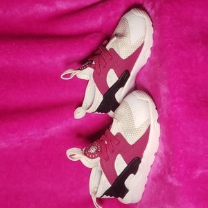 White Black and purple, Nike Huarache, toddler size 8